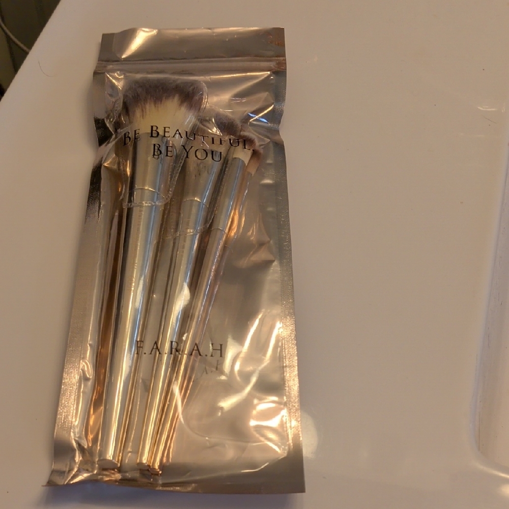Farah Metallic Gold Brush Trio